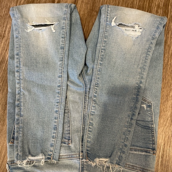 American Eagle Outfitters Light Blue Jeans - Picture 2 of 4